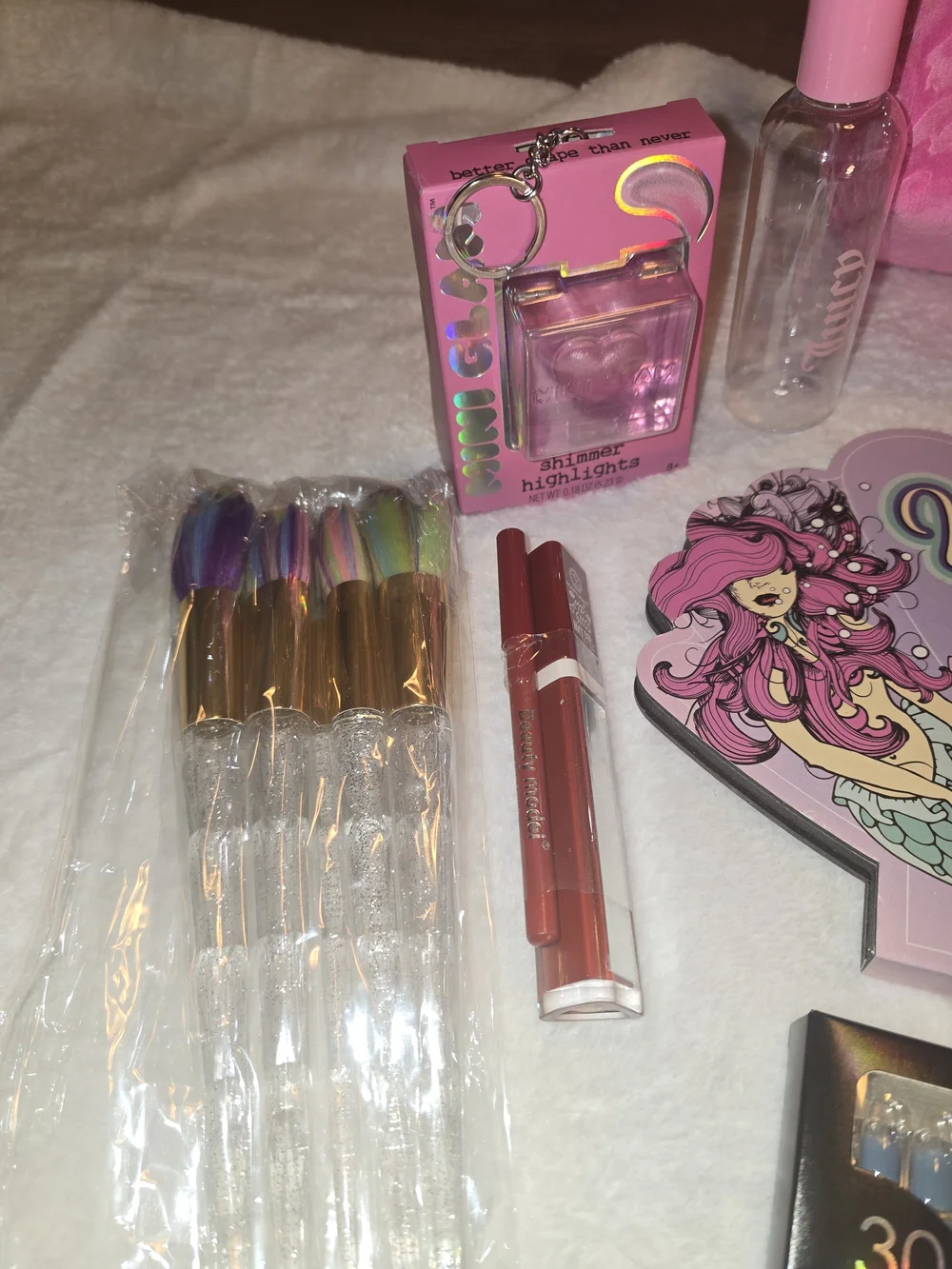 Juicy Couture Pink Velvet Cosmetic Pouch with Beauty Set